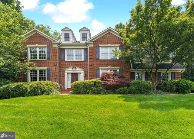 Property at 1101 Arboroak Pl, Herndon, VA 20170, 4 beds, 4.5 baths