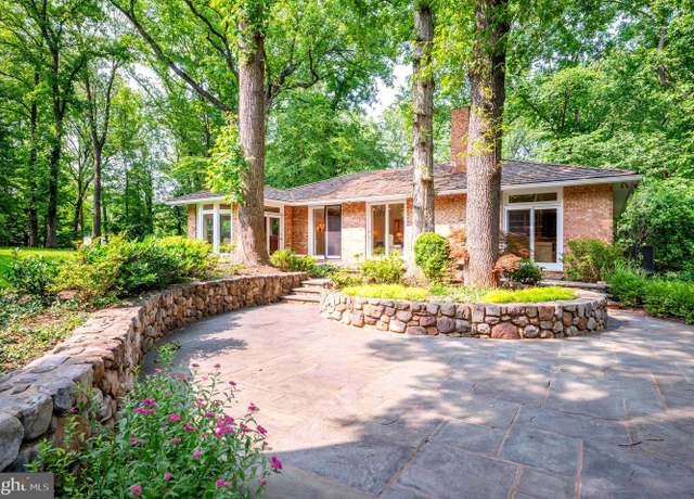 Property at 6501 Menlo Rd, Mclean, VA 22101, 4 beds, 3.5 baths