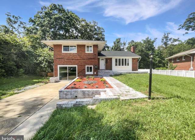 Property at 5716 Glenmullen Pl, Alexandria, VA 22303, 4 beds, 2.5 baths