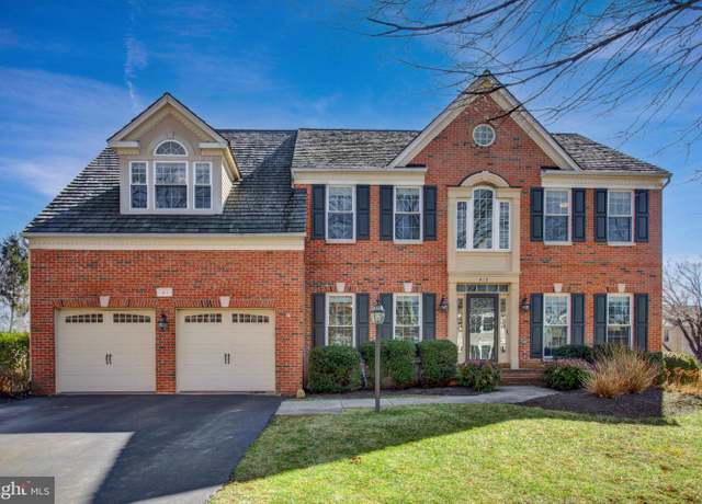 Property at 413 Meade Dr SW, Leesburg, VA 20175, 4 beds, 4.5 baths