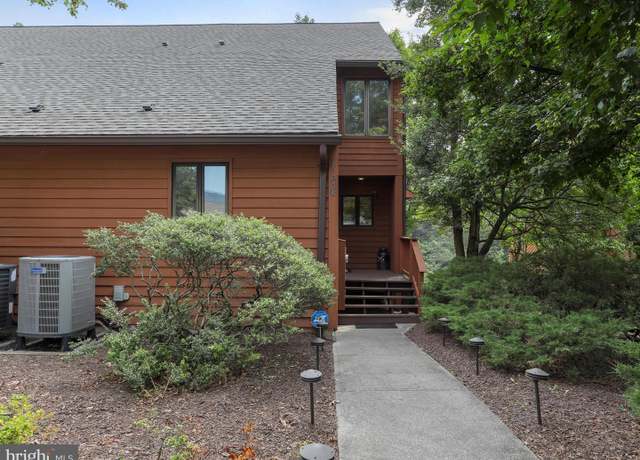Property at 156 Tecumseh Trl, Hedgesville, WV 25427, 3 beds, 3 baths