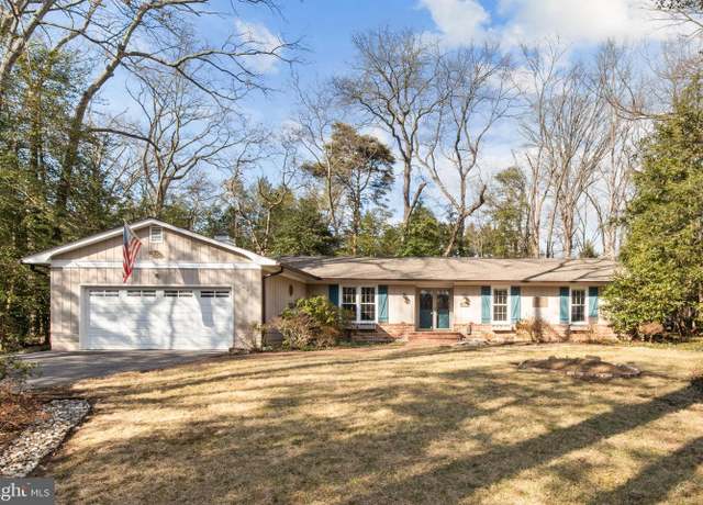 Property at 157 Cardamon Dr, Edgewater, MD 21037, 4 beds, 2.5 baths