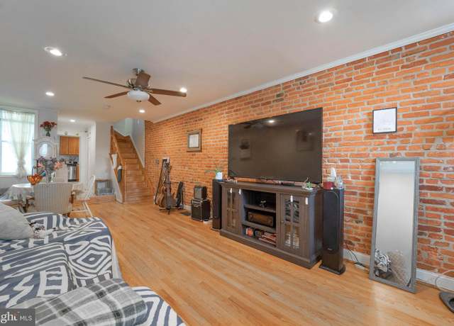 Property at 901 S Potomac St, Baltimore, MD 21224, 3 beds, 3 baths