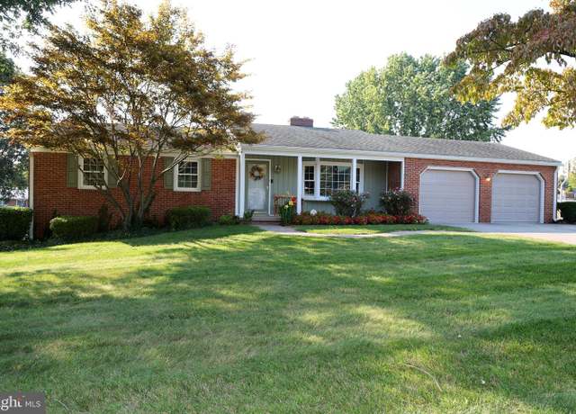 Property at 10026 Pleasant View Dr, Hagerstown, MD 21740, 3 beds, 2.5 baths