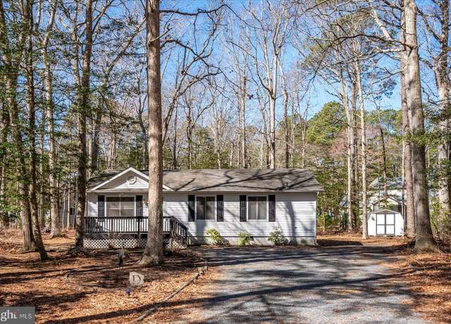 Property at 4 Bayview Ct, Ocean Pines, MD 21811, 3 beds, 2 baths