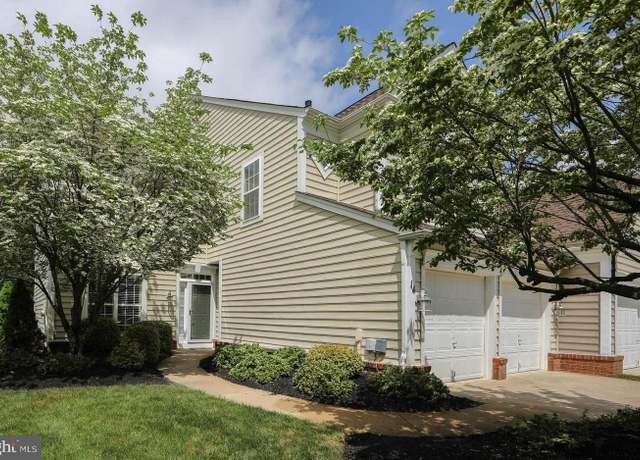 Property at 14 Wrentham Dr, Medford, NJ 08055, 3 beds, 2.5 baths