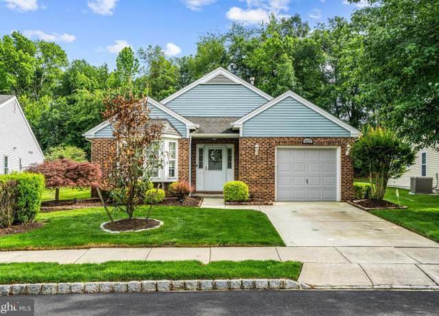 Property at 927 S Larkspur Pl, Mount Laurel, NJ 08054, 2 beds, 2 baths