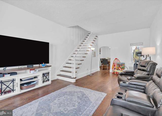 Property at 349 Barclay St, Burlington, NJ 08016, 3 beds, 1 bath