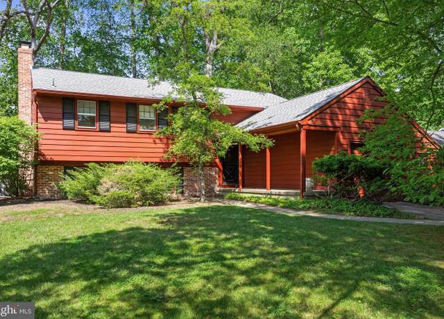 Property at 112 Deerfield Dr, Cherry Hill, NJ 08034, 4 beds, 2.5 baths
