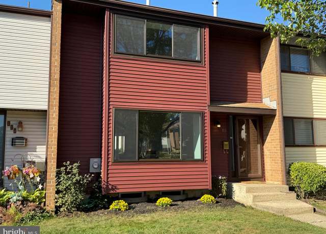 Property at 113 Danbury Ct, East Windsor, NJ 08520, 3 beds, 2.5 baths