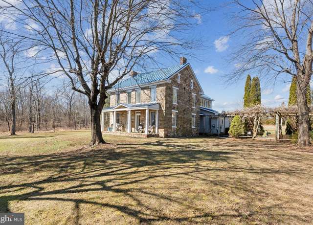 Property at 464 Locust Ln, Littlestown, PA 17340, 4 beds, 3 baths
