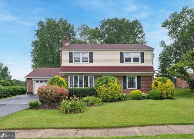 Property at 4950 Jefferson Dr, Brookhaven, PA 19015, 4 beds, 1.5 baths