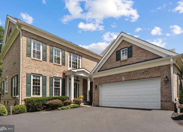 Property at 121 Camelot Ln, Newtown Square, PA 19073, 4 beds, 4 baths