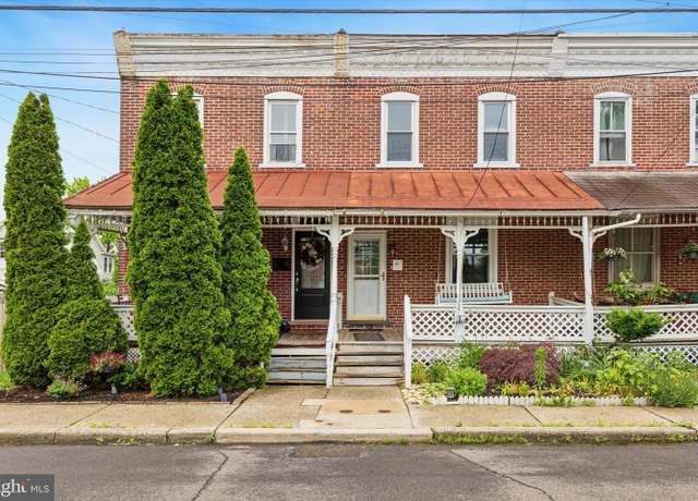 Property at 252 N 3rd St, North Wales, PA 19454, 3 beds, 1.5 baths