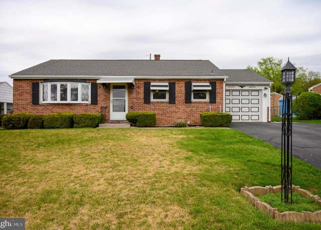 Property at 1789 Argyle Dr, York, PA 17406, 3 beds, 2 baths