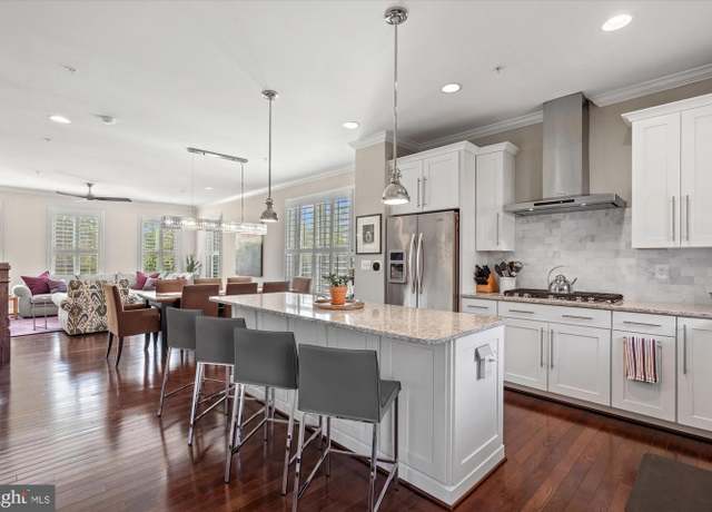 Property at 1108 S Edgewood St, Arlington, VA 22204, 4 beds, 4.5 baths