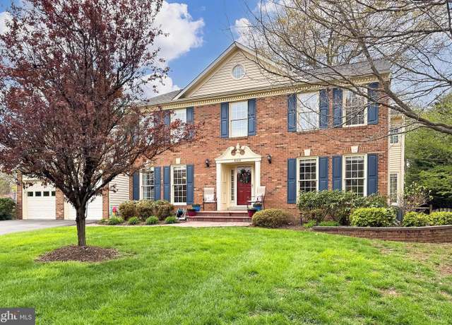 Property at 6306 Lee Forest Path, Centreville, VA 20120, 4 beds, 4.5 baths