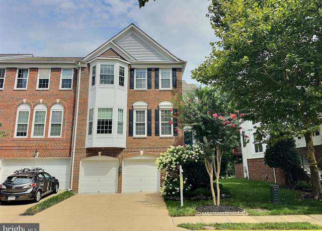 Property at 5223 Jule Star Dr, Centreville, VA 20120, 4 beds, 3.5 baths