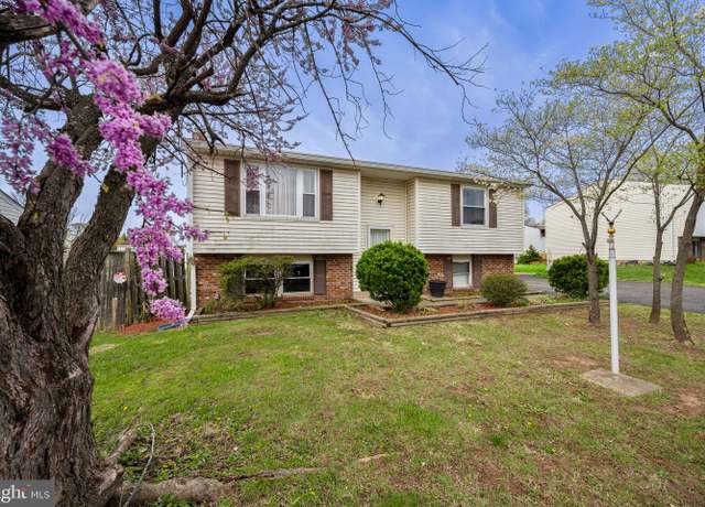 Property at 1306 E Beech Rd, Sterling, VA 20164, 4 beds, 2 baths