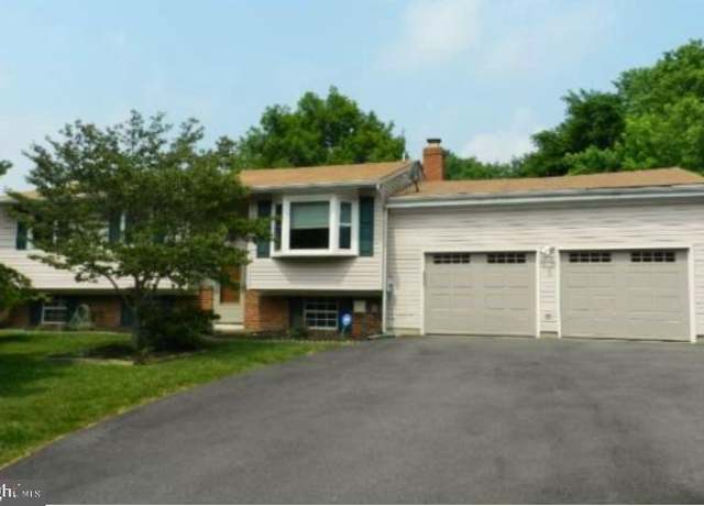 Property at 24200 Log House Rd, Gaithersburg, MD 20882, 4 beds, 3 baths