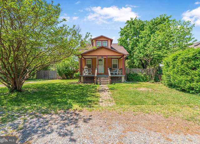 Property at 6122 54th Ave, Riverdale, MD 20737, 2 beds, 1 bath