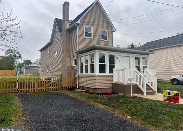 Property at 164 Pine Ave, West Berlin, NJ 08091, 4 beds, 1.5 baths