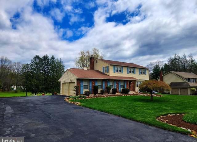 Property at 433 Barker Dr, West Chester, PA 19380, 4 beds, 3 baths