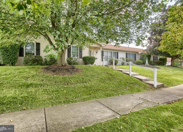Property at 4601 Carrollton Dr, Harrisburg, PA 17112, 3 beds, 2.5 baths