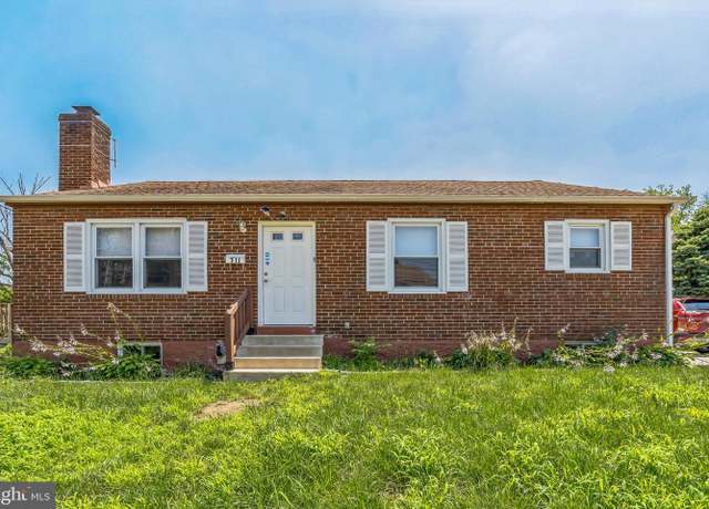 Property at 711 Poplar St, Sharon Hill, PA 19079, 3 beds, 1 bath