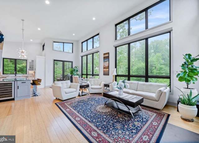 Property at 293 Cheyney Rd, Glen Mills, PA 19342, 3 beds, 2.5 baths