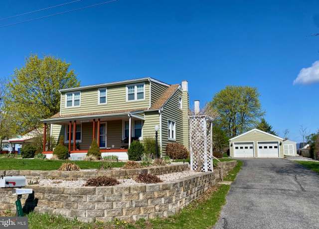 Property at 1815 Johnson Rd, Chambersburg, PA 17202, 3 beds, 2 baths