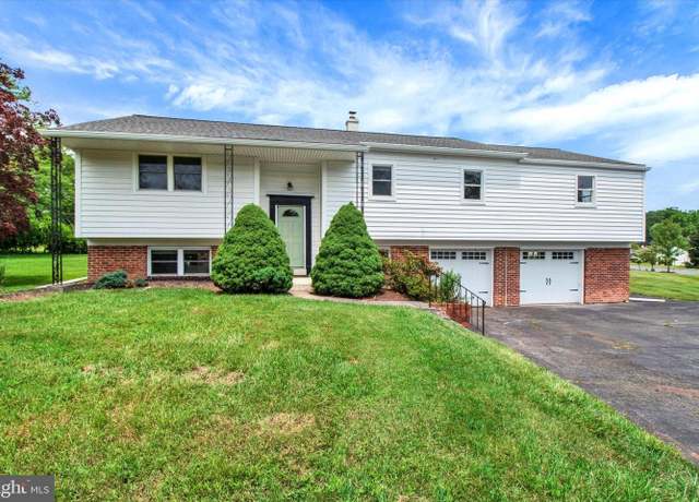 Property at 915 Chestnut St, Collegeville, PA 19426, 3 beds, 2 baths
