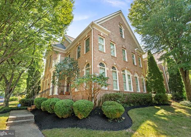 Property at 10111 Ballynahown Cir, Fairfax, VA 22030, 4 beds, 4.5 baths