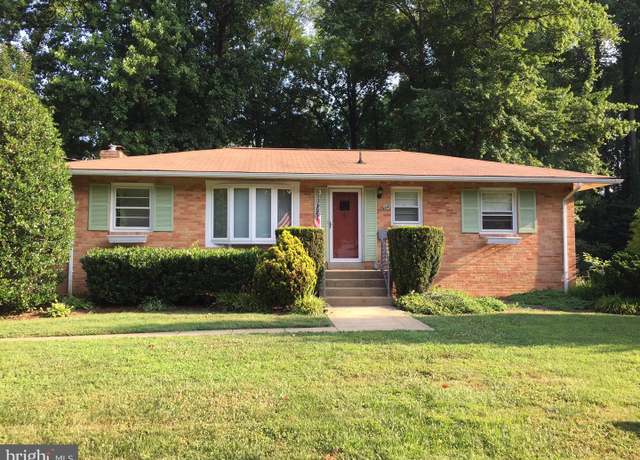 Property at 9210 Dellwood Dr, Vienna, VA 22180, 4 beds, 2 baths