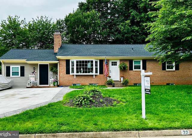 Property at 32 Hamilton Terrace Dr, Hamilton, VA 20158, 3 beds, 3 baths