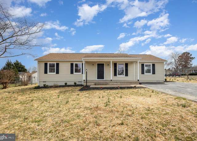 Property at 82 C L Walker Blvd, Fredericksburg, VA 22407, 5 beds, 2 baths