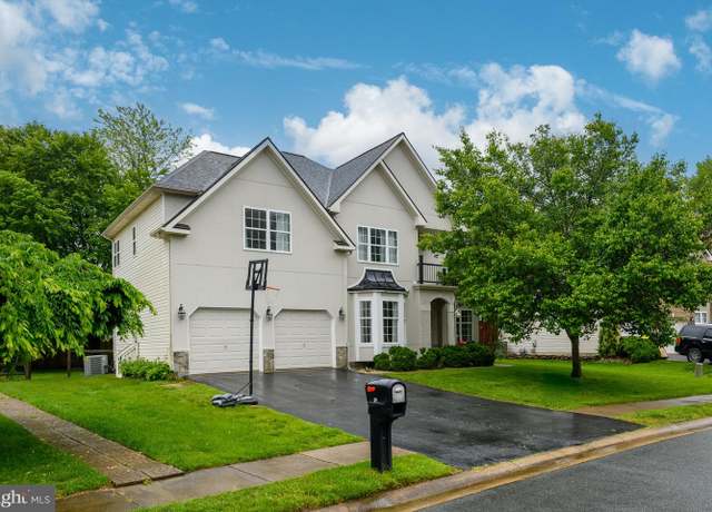 Property at 28 Blue Spruce Dr, Bear, DE 19701, 4 beds, 2.5 baths