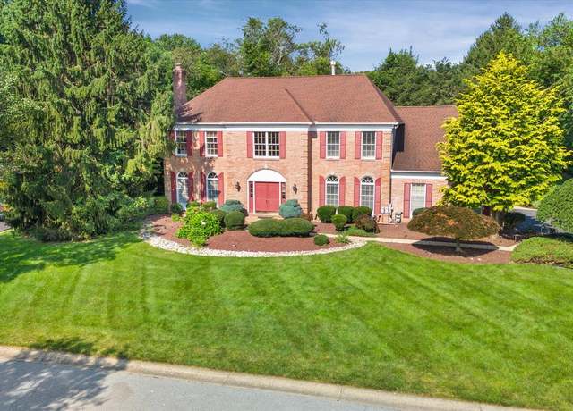 Property at 10 Equestrian Cir, Hockessin, DE 19707, 4 beds, 4.5 baths