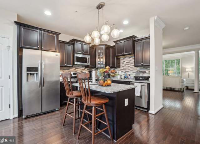 Property at 9810 Smithview Pl, Lanham, MD 20706, 3 beds, 3 baths