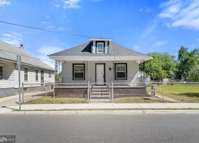 Property at 311 W Washington St, Paulsboro, NJ 08066, 3 beds, 1 bath