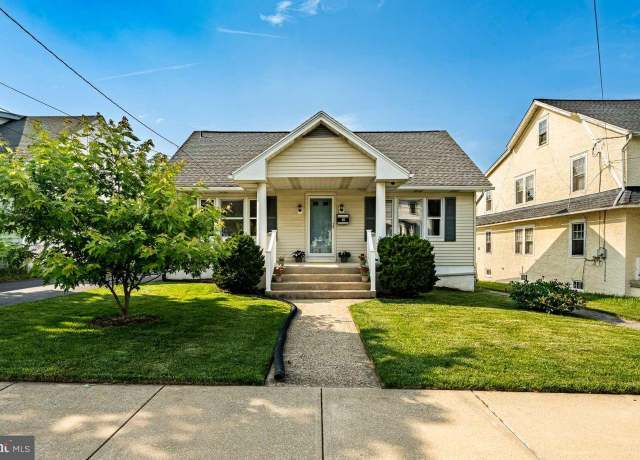 Property at 415 Highland Ave, Downingtown, PA 19335, 3 beds, 1.5 baths