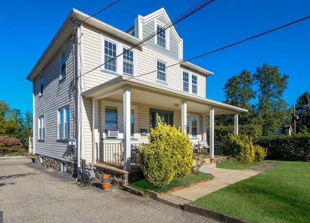 Property at 305 W Wayne Ave, Wayne, PA 19087, 4 beds, 2 baths