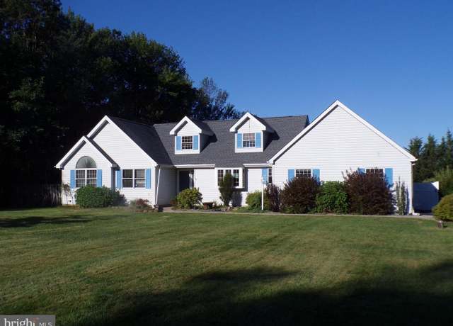 Property at 216 Saturn Dr, Effort, PA 18330, 3 beds, 2 baths