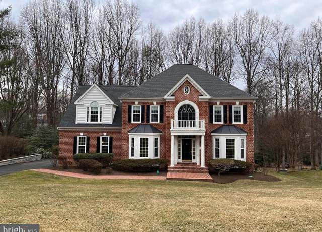 Property at 11405 Green Moor Ln, Oakton, VA 22124, 5 beds, 4.5 baths