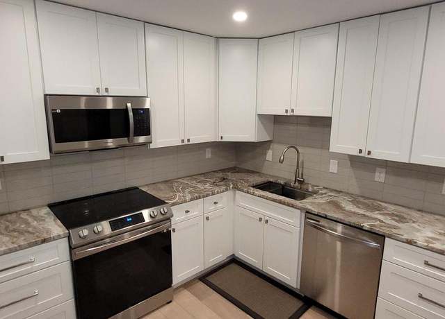 Property at 5410 Crossrail Dr, Burke, VA 22015, 3 beds, 3.5 baths