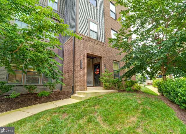 Property at 13248 Lake Woodland Way Unit 5B, Herndon, VA 20171, 3 beds, 2.5 baths