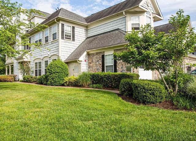 Property at 13801 Gullane Dr, Woodbridge, VA 22191, 3 beds, 2 baths