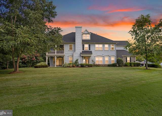 Property at 13801 Gullane Dr, Woodbridge, VA 22191, 3 beds, 2 baths
