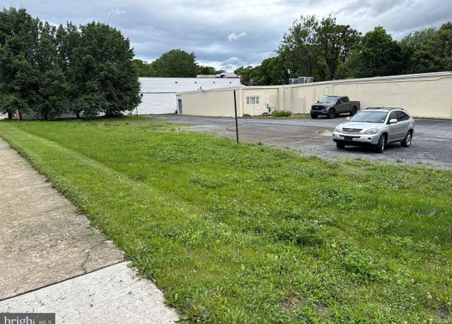 Property at 329 S Queen St, Martinsburg, WV 25401
