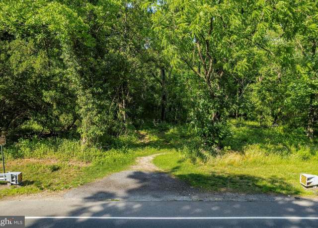 Property at 131 Mount Laurel Rd, Moorestown, NJ 08057